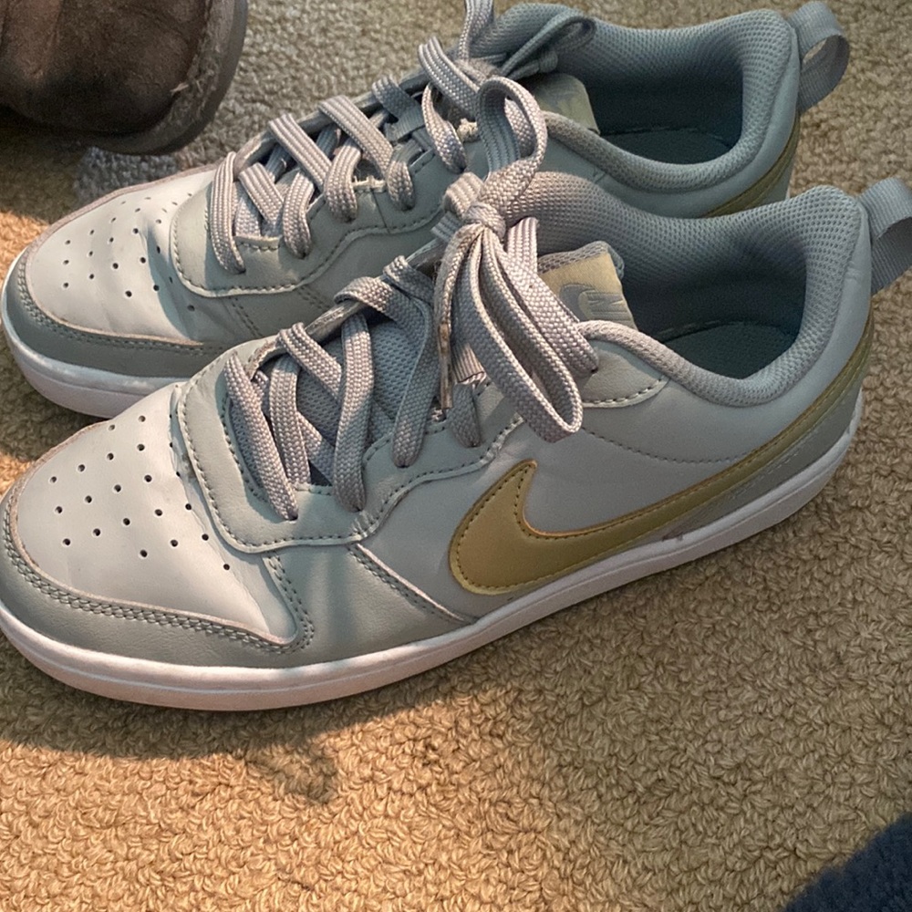 Nike court Borough Lowz